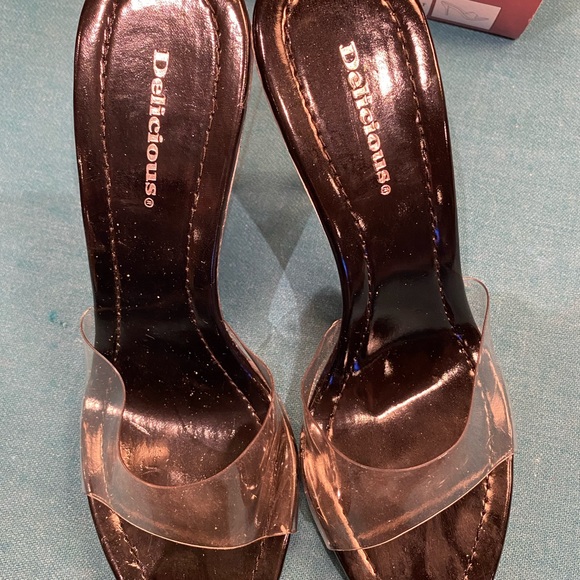 Delicious black slip on heels - Picture 2 of 7